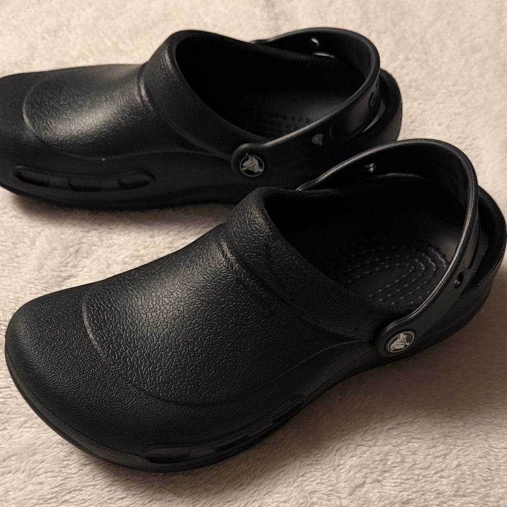 CROCS Unisex women’s 8 /men’s 6 Black Slip-On Loafers